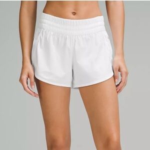 Lulu Lemon White Tracker Low-Rise Lined Short 4" Size 8
